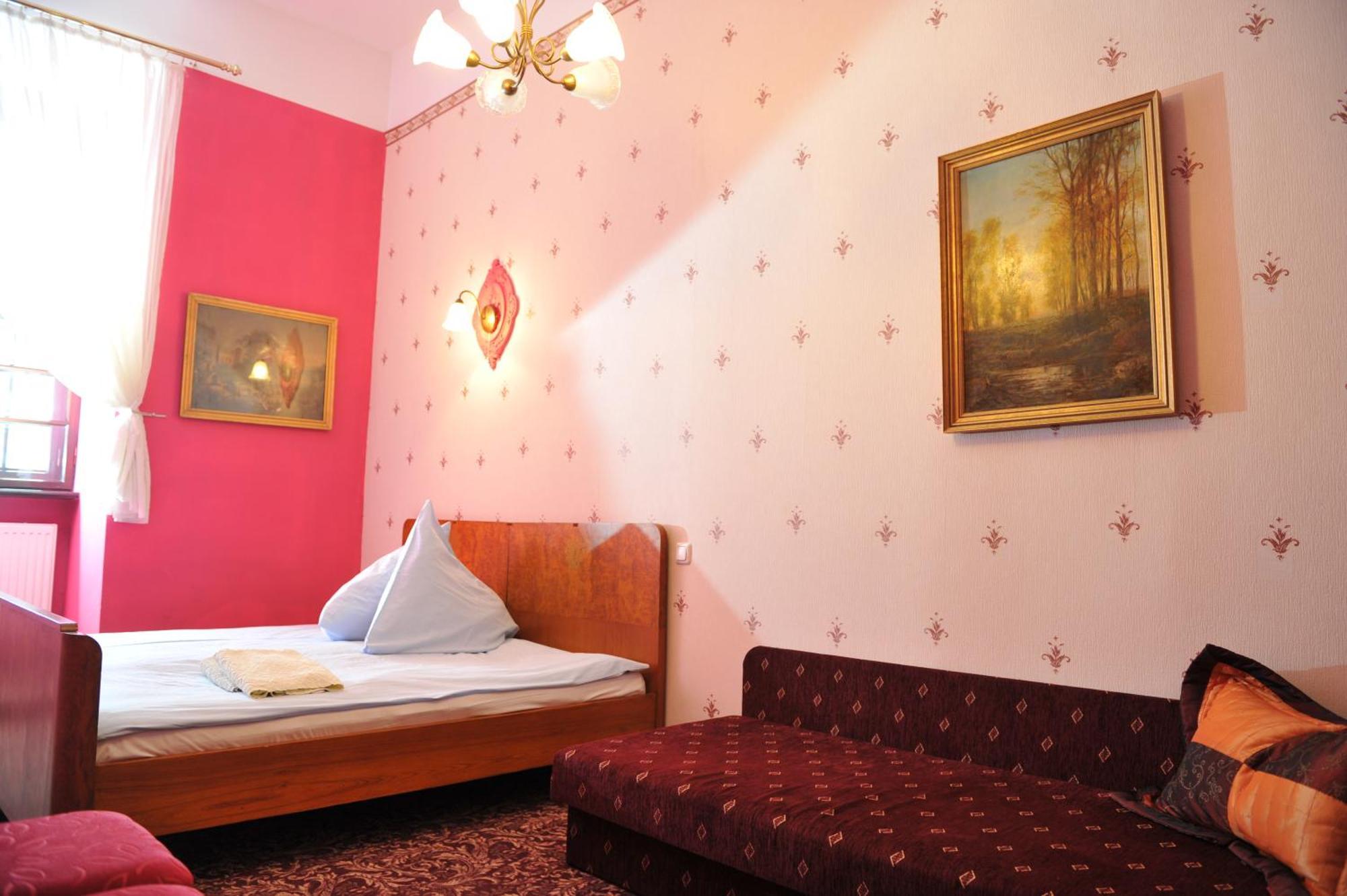 Hotel Zamek Dobra Oleśnica Esterno foto