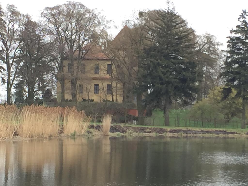 Hotel Zamek Dobra Oleśnica Esterno foto